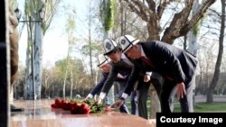 Бишкекте Апрель революциясынын курмандыктары эскерилди. 2025, 7-апрель