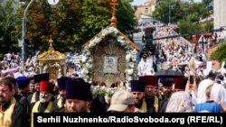 Україна, Київ, 27 липня 2021 року. Хресна хода Української православної церкви (Московського патріархату) в Києві