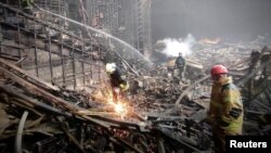 Куткаруучулар жеринде иштеп жатат. 