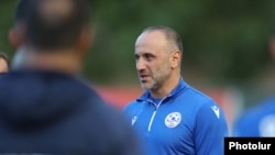 Հայաստանի հավաքականի գլխավոր մարզիչ Եղիշե Մելիքյանը, 5 սեպտեմբերի, 2025 թ.