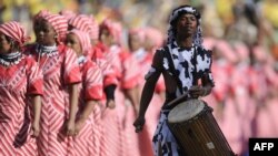 پروژه «زيارت آفریقا» همزمان با برگزاری جام جهانی فوتبال در آفريقای جنوبی آغاز شده و انتظار می رود که کتاب های محصول اين سفرها همزمان با مسابقات جام فوتبال ملت های آفريقا در سال ۲۰۱۲ منتشر شوند. 