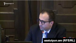Министр здравоохранения Арсен Торосян (архив)