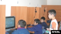 Адистер акыркы учурда компьютер оюнуна берилген мектеп окуучулары гана эмес, студенттер да арбып баратканын айтышууда.