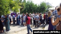 Teke bazaryndaky petek nobaty, 30-njy iýul, 2013.