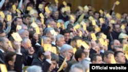 Одноголосне обрання Віктора Ющенка головою Народного Союзу «Наша Україна під час VI звітно-виборчого з'їзду партії, Київ, 29 листопада 2008 р.