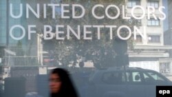 اخيرا لوسیانو بنتون، مالک فروشگاه های زنجيره ای لباس بنتون، برای افتتاح شعبه های اين فروشگاه به ايران سفر کرد