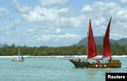 نمایی از ساحل شرقی جزیرۀ موریس