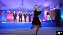 Оьрсийчоь -- Оьрсийчоьнан Оьрсийчоьнан дипломатийн хьукматан официалан векал Захарова Марина Russia-ASEAN саммитехь. Сочи. Стиг. 19, 2016