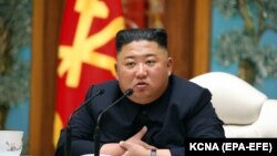 Հյուսիսային Կորեայի առաջնորդ Կիմ Չոն Ունը մասնակցում է Աշխատավորական կուսակցության քաղբյուրոյի նիստին, Փհենյան, 11-ը ապրիլի, 2020թ.