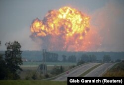 Момент одного з найбільших вибухів на складах боєприпасів під містечком Калинівка