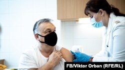 Угорщина цього тижня стала першою країною Європейського союзу, яка почала вакцинацію китайським препаратом – незважаючи на те, що він наразі не був схвалений на рівні Євросоюзу