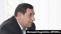 ГΙазизханов Алюсет, Дагъистаналъул жамгΙияб палатаялъул нухмалъулев хисулев