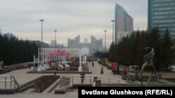 Бульвар Нуржол (бывший Водно-зелёный бульвар). Астана, 12 апреля 2017 года.