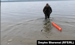 У воді фахівці знаходять залишки від касетних боєприпасів, елементи зенітно-ракетних комплексів