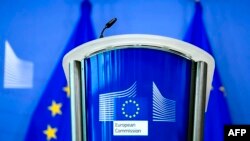 «Європейська взаємодія продовжуватиметься на всіх фронтах, щоб забезпечити справедливий та тривалий мир для України», заявила речниця Єврокомісії