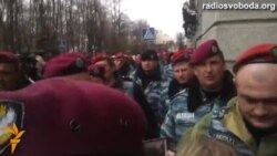 У Харкові сепаратисти захищали «Беркут» від масових звільнень, яких не було