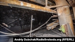 Машинний зал ЧАЕС, сьома турбіна. Запах іржавого металу і озону: тут іонізується навіть повітря