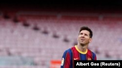 У головному клубі свого життя, каталонській «Барселоні», аргентинець виступав під номером «10»