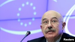 Belgium -- Hungarian Foreign Minister Janos Martonyi launches the programme of the Hungarian Presidency of the European Union at a news conference in Brussels, 20Dec2010