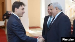 Armenia -- Armenian Vice PM Armen Gevorgian and Iranian Vice PM Mohammad Mohammadizadeh. Yerevan, 17Jul2012
