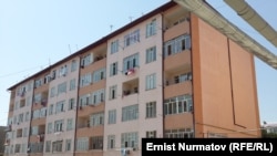 Үйдүн сыртынан көрүнүшү.