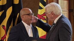 بهروز اسدی: نشان لیاقتم را به جنبش مهسا امینی تقدیم می‌کنم