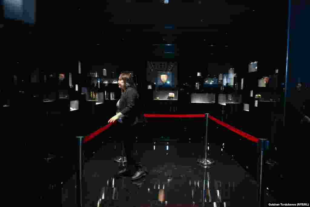 Музейде байыркы доорго таандык алтындан жасалган зер буюмдар коюлган.&nbsp;