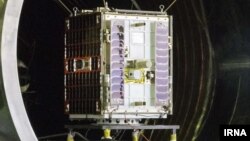 تصویر منتشرشده در رسانه‌های ایران از بخشی از ماهواره «ناهید ۱»، سال ۹۵