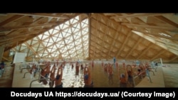 Кадр із документального фільму «Санаторій»