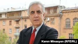 Издатель и редактор газеты «The California Courier» Арут Сасунян