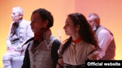 Сцена из спектакля "Аркадия"