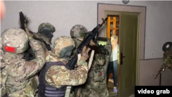 Сотрудники ФСБ в Крыму (архивное фото)