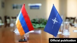 ՆԱՏՕ-ի և Հայաստանի դրոշները, արխիվ 