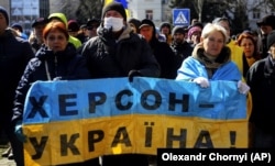 Під час акції в центрі Херсона проти російської окупації, березень 2022 року