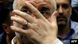 محمدباقر قالیباف در یکی از سخنرانی‌های انتخاباتی اخیر