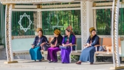 Diňle: Balkanda zenanlar uçdantutma ginekologiýa barlagyndan geçirilýär