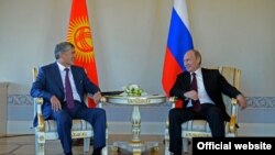 Алмазбек Атамбаев менен Владимир Путин. Санкт-Петербург, 16-март, 2015