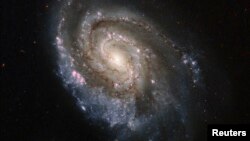 NGC6984 эшилме галактикасы.