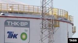 В основном ГСМ поступает в Кыргызстан из России. Фото ИТАР-ТАСС.