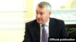 Робин Орд-Смит.