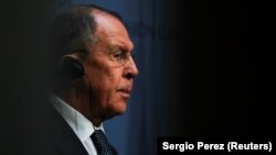 «Ми не можемо нікому забороняти проявляти свої інтелектуальні й політичні здібності», сказав Лавров