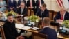 Кадър от преговорите в Белия дом между украинския перзидент Володимир Зеленски, президента на САЩ Доналд Тръмп и европейски лидери.