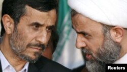 شیخ نبیل قاووق، در جریان دیدار محمود احمدی نژاد از لبنان