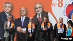 Armenia - Former Defense Minister Seyran Ohanian (second from right) and other leaders of the ORO opposition bloc hold a campaign rally in Yerevan, 11Mar2017.