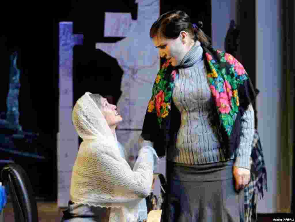 Туфан Миңнуллинның &quot;Төш&quot; спектакленнән күренеш