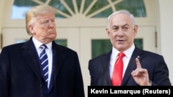 Президентът на САЩ Доналд Тръмп и премиерът на Израел Бенямин Нетаняху в Белия дом през януари 2020 г.