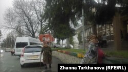 От президента общество ждет решительных действий в борьбе с коррупцией, существенного обновления исполнительной власти, реального развития экономики и сельского хозяйства