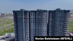 МИК аркылуу бүгүнкү күндө 9 миң 799 жаран үй алды. Мындай үйлөр өлкө аймактарында да курулууда.