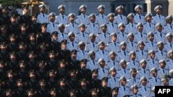 Кітайскі вайсковы хор падчас параду ў Пэкіне ў 2015 годзе