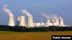 АЕС «Дуковани» збудував у тодішній Чехословаччині СРСР у 1970–1980-х роках